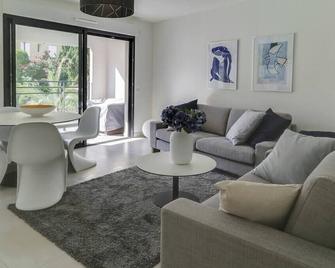 Immogroom- Modern - Elegant - Close To The Beach -Ac - Cannes - Living room