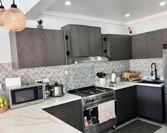 Tropical Garden Retreat in Valele, Ba - 2 Bedroom, 2 Bath Villa - Ba