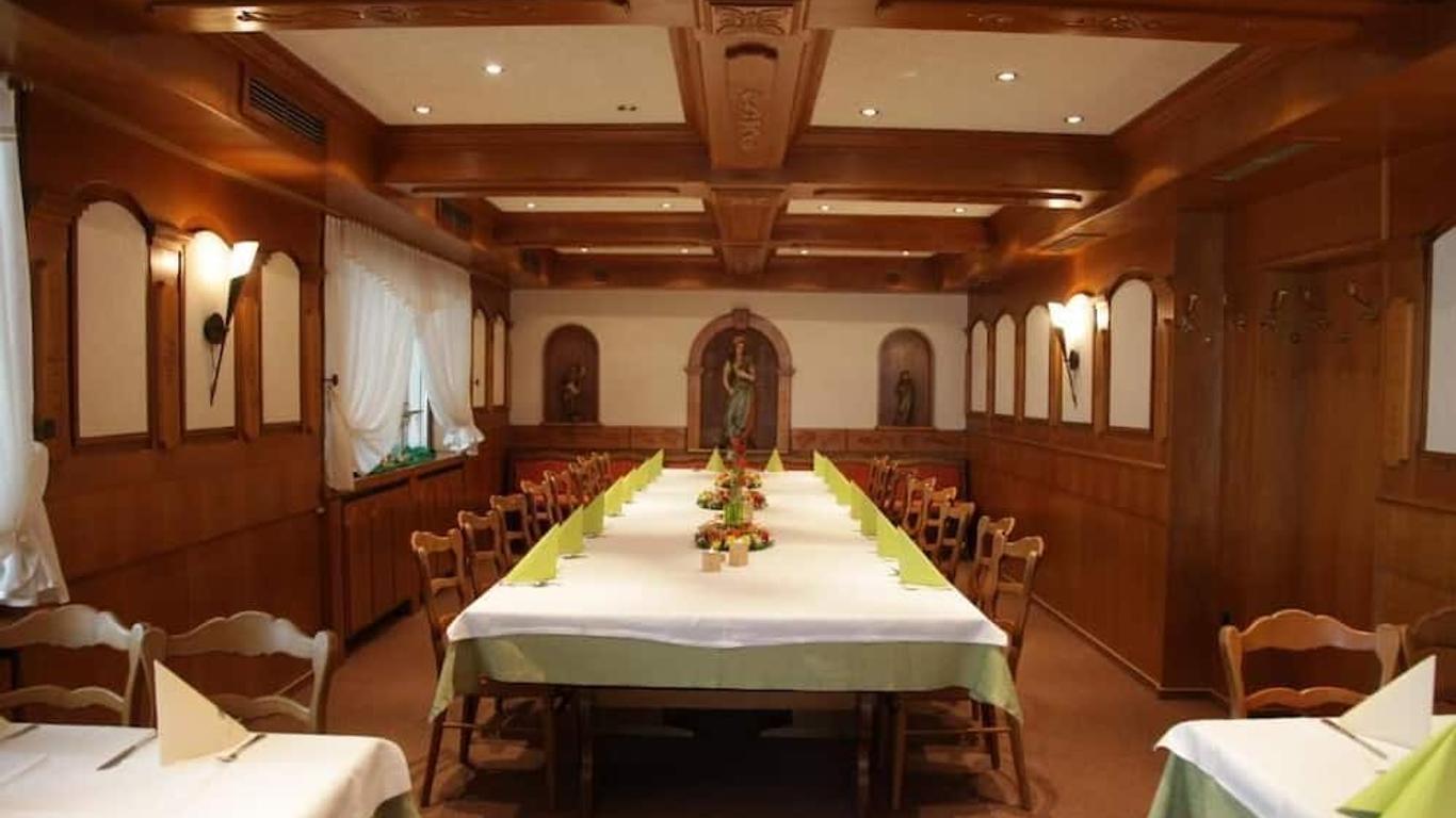 Hotel-Restaurant Zum Kirschbaum