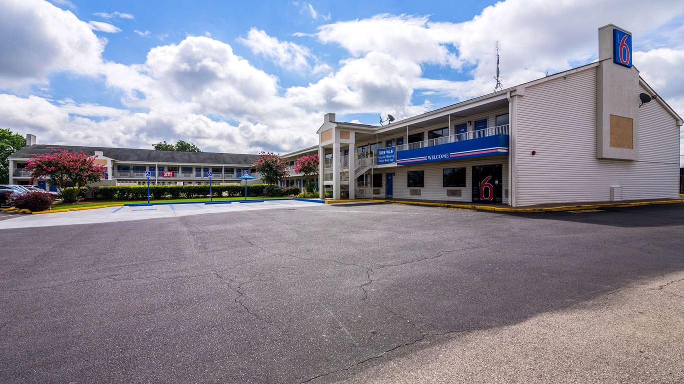 모텔 6 애니스턴