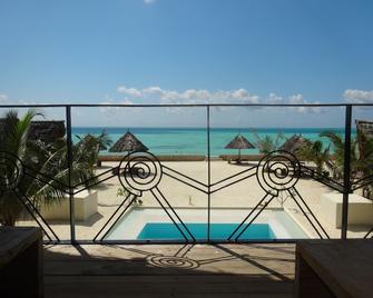 Nur Beach Hotel - Jambiani - Playa