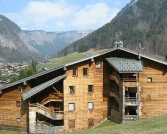 Appartement rénové 3 pièces à Morzine, à 350m du centre, 6 couchages, parking - FR-1-524-35 - Morzine - Building