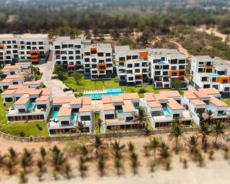 Fajara Waterfront Penthouse - Banjul - Building