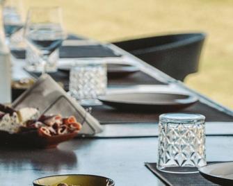 Dobe Lodge - Vista Flores - Food