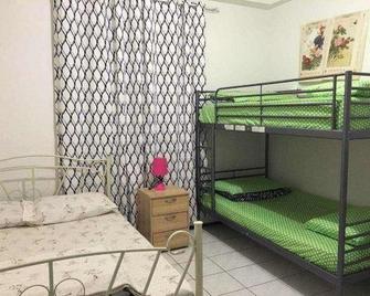 University Apartment - Campus Accommodation - Toronto - Bedroom
