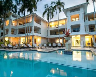 ماندالاي لوكشوري بيتشفرونت أبارتمينتس - بورت دوغلاس - حوض السباحة