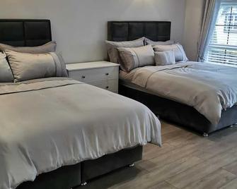 Modern 3-Bed Apartment in Magherafelt Sleeps 8 - Magherafelt - Schlafzimmer