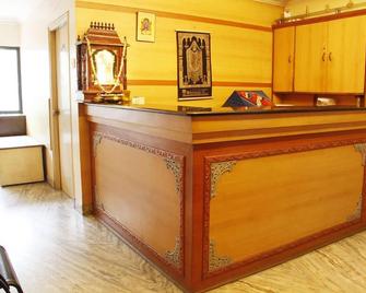 Hotel Vishnu Residency - Visakhapatnam - Front desk