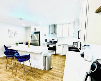 Exotic home 2bed 1bath by sdstay - Spring Valley - Kitchen