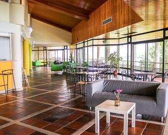 HI Almada - Pousada de Juventude - אלמאדה - טרקלין