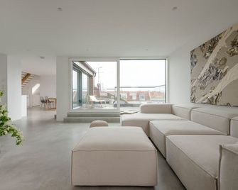 Scandinavian Calm Meets Latin Soul – Schwabing Retreat with Frauenkirche Views - מינכן - סלון