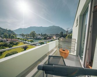 Hop Apartments & Suites - Interlaken - Balcone