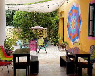 Hostal Rosa Mexicano - מרידה - פטיו