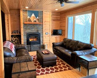Northern Comfort Overlooking Caribou Lake- Spacious and Secluded - Lutsen