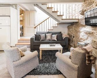 Casa de Carmen Bañera, chimenea de leña y terraza - Corcubión - Living room