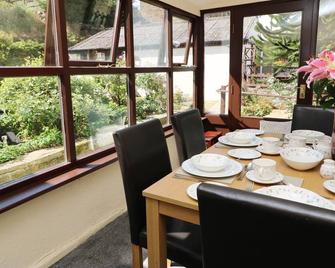 West End House - Bradford - Dining room