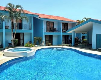 Pineapple Condo At Villa Riviera - Coco - Piscina