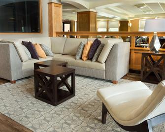 Drury Inn & Suites Lafayette, LA - Lafayette - Living room