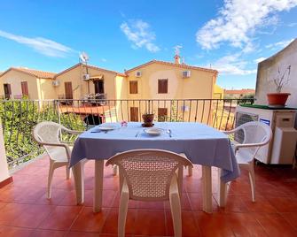 Dimora Cavallini - Apartment in Pula, Sardinia, Italy - Pula - Balcone