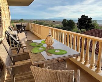 Heraklia villa sea view pool & jacuzzi - Nea Kallikratia - Balkon