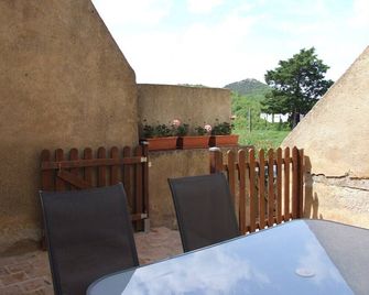 La Vue sur les Collines - Cascastel-des-Corbières - Patio
