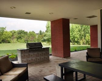 Residence & Conference Centre - Brampton - Brampton - Patio