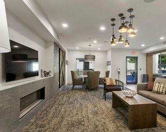 Staybridge Suites Atlanta Ne - Duluth By IHG - Duluth - Living room