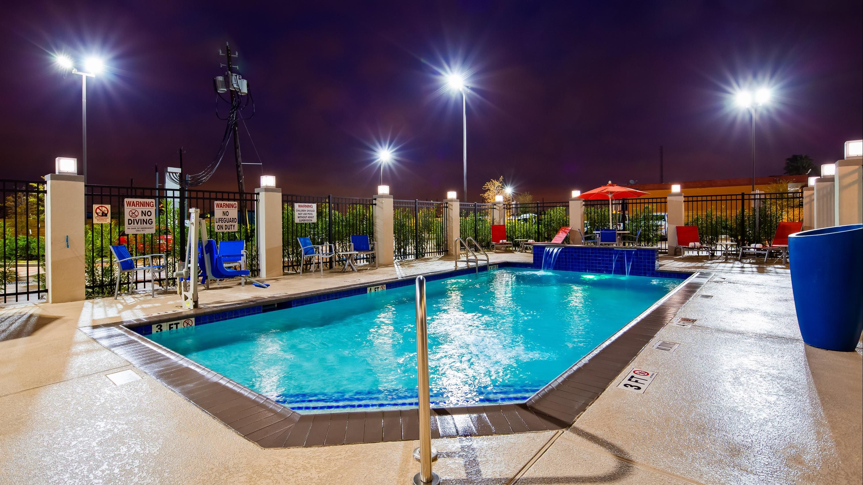 Holiday Inn Express & Suites Pasadena Houston Southeast by IHG - Пасадена - Басейн