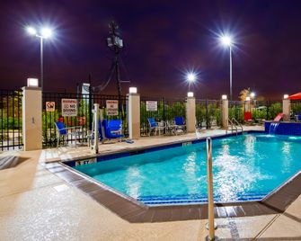 Holiday Inn Express & Suites Pasadena Houston Southeast by IHG - Пасадена - Басейн