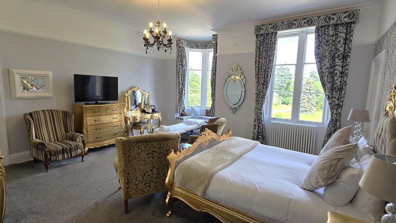 Shendish Manor Hotel & Golf Course