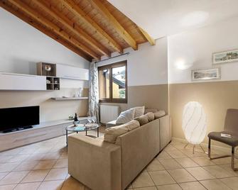 Sweet Dream loft-100m From Lake - Happy Rentals - Saló - Sala de estar