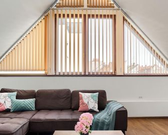 Ari Central Grand Apartments - Luxurious Stay - Arad - Living room