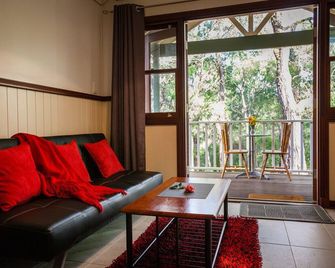 Cozy Studio Chalet perfect for couples and a veranda overlooking the bushland - Rivière Margaret - Salon