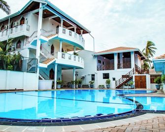Paradise Holiday Village - Negombo - Basen
