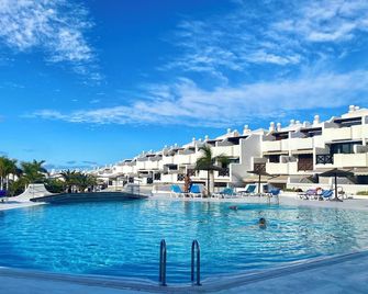 Family Oasis - Oceanview Duplex, Heated pool, Air Con - Adeje - Pool