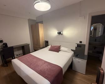 Pension Plaza - Santander - Habitación
