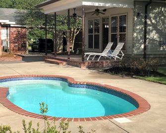 Cute Quiet Cottage on Bayou, Nature Setting with Pool! - Thibodaux - Pool