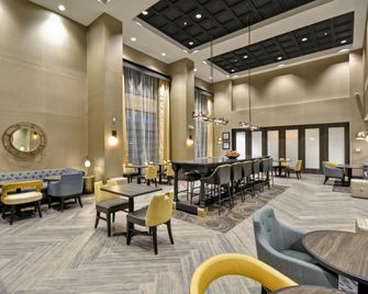 Hampton Inn & Suites Detroit/Warren - Warren - Restaurant