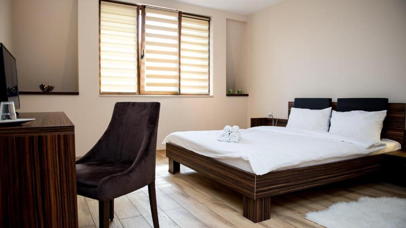 Luxe Stay