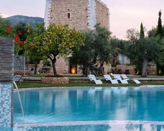 Hotel Torre Santamaria Resort - Mattinata - Басейн