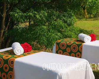 African Hut Campsite - Free Massage With Sauna And Hot Tub - Tulbagh - Terasa