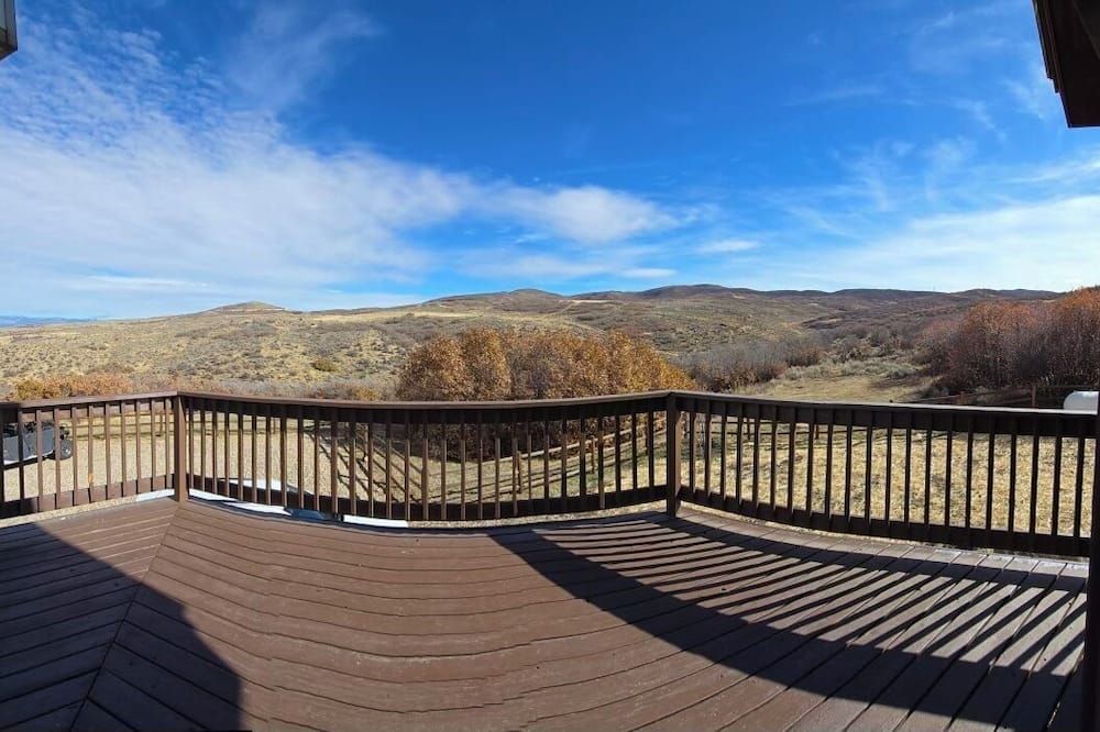 Spacious 5-bedroom lodge in awesome Craig with WiFi, AC - Craig - Balkon