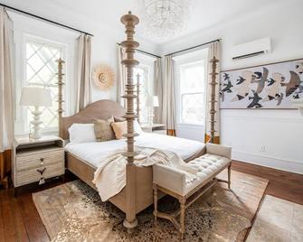 Solar Flair - Atlanta - Bedroom