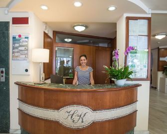 Hotel Konrad - Rimini - Front desk