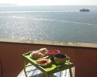 Bed &Breakfast Sulmare - Gaeta - Schlafzimmer