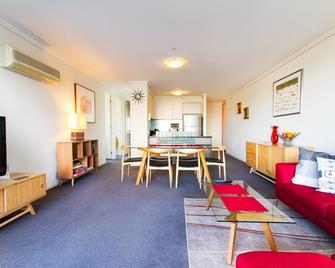 Exclusive Stays - Sentinel - Melbourne - Living room
