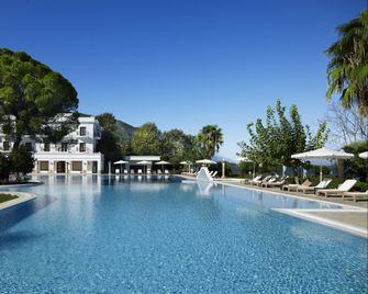 Mitsis Galini - Kamena Vourla - Piscine