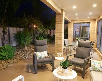 Bundalong Retreat with NEW alfresco area - 분달롱 - 파티오
