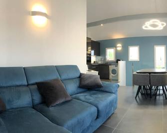 Appartement Independant Dans Une Maison Basque - Arcangues - Living room