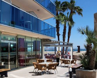 Golden Donaire Beach - La Pineda - Patio